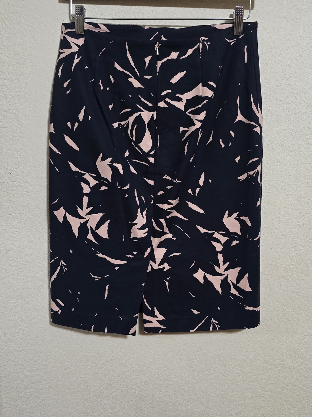 Ann Taylor Navy Pencil Skirt with Light Pink Abstract Print